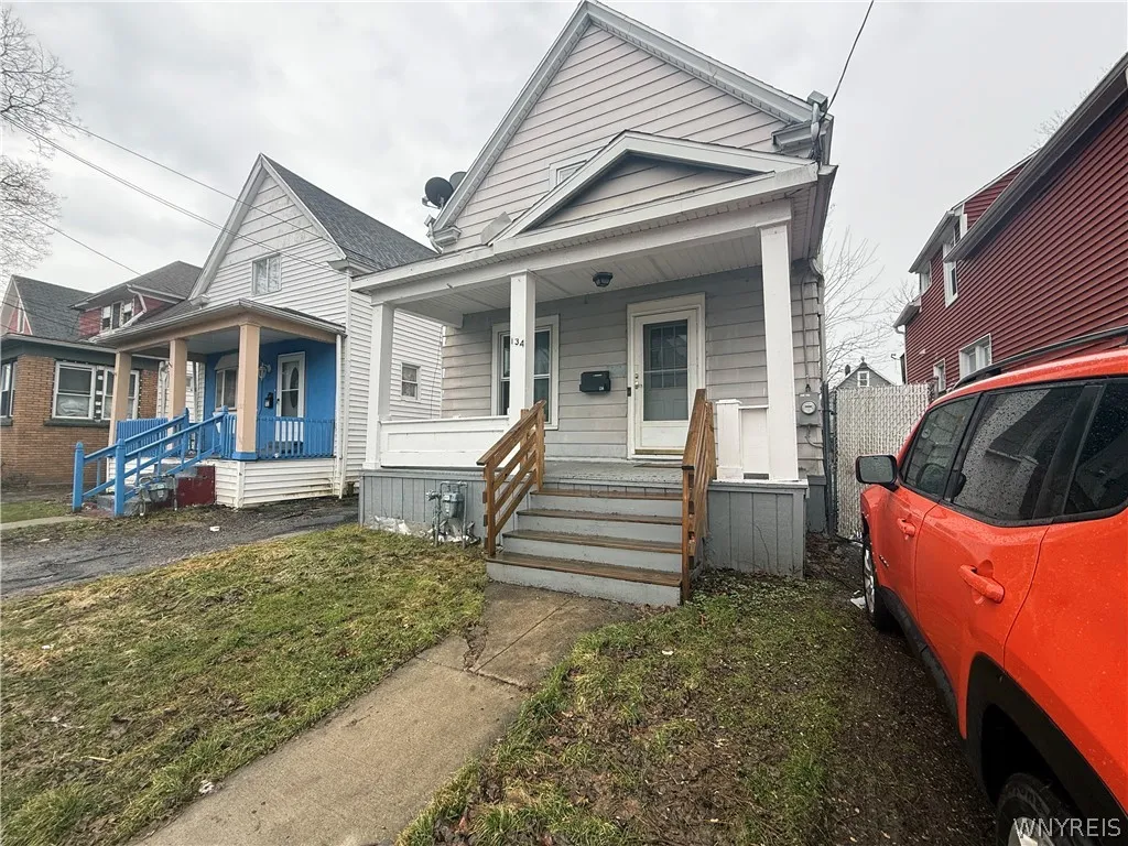 134 Condon Avenue, Buffalo, New York 14207, Buffalo, New York 14207, 3 Bedrooms Bedrooms, 6 Rooms Rooms,1 BathroomBathrooms,Residential,For Sale,134 Condon Avenue, Buffalo, New York 14207,0,B1666370