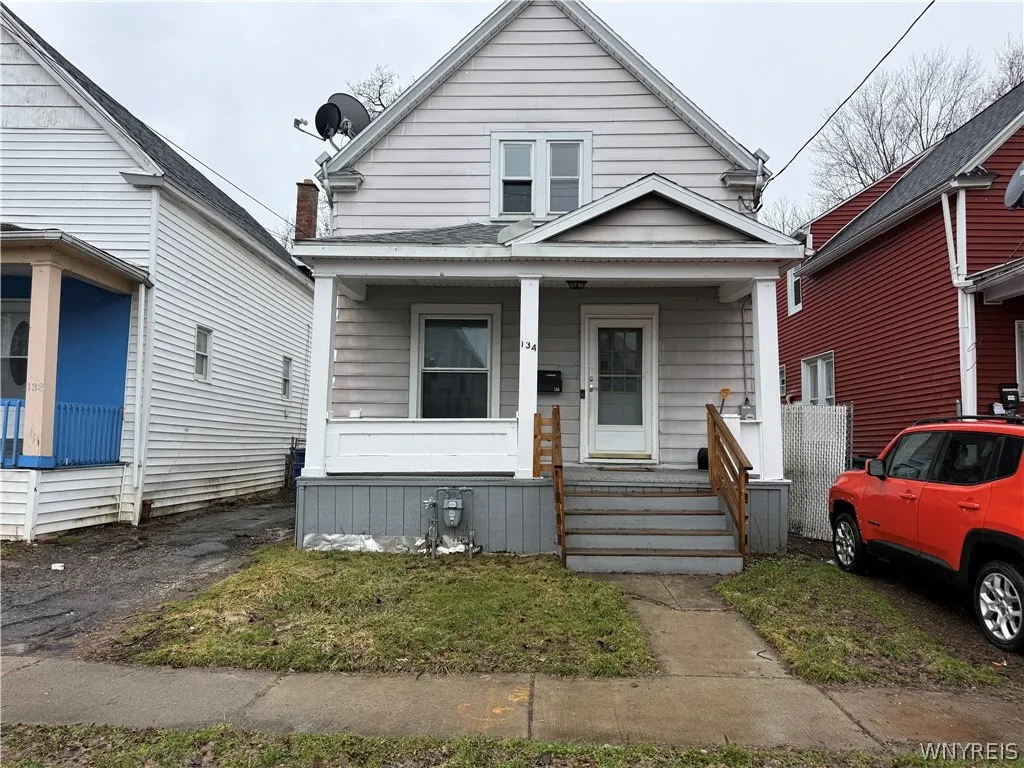 134 Condon Avenue, Buffalo, New York 14207, Buffalo, New York 14207, 3 Bedrooms Bedrooms, 6 Rooms Rooms,1 BathroomBathrooms,Residential,For Sale,134 Condon Avenue, Buffalo, New York 14207,0,B1666370