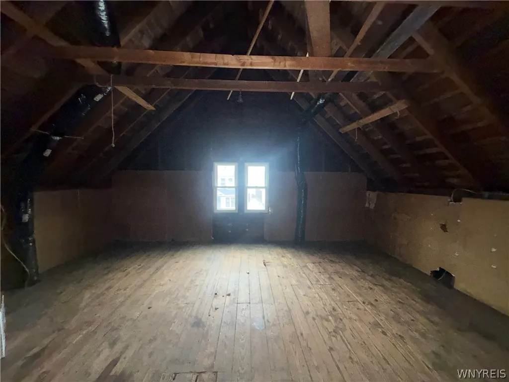 134 Condon Avenue, Buffalo, New York 14207, Buffalo, New York 14207, 3 Bedrooms Bedrooms, 6 Rooms Rooms,1 BathroomBathrooms,Residential,For Sale,134 Condon Avenue, Buffalo, New York 14207,0,B1666370