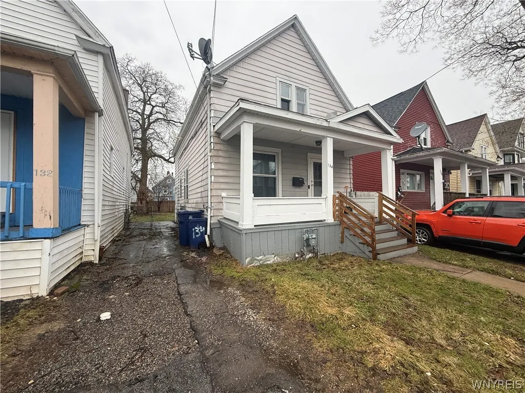 134 Condon Avenue, Buffalo, New York 14207, Buffalo, New York 14207, 3 Bedrooms Bedrooms, 6 Rooms Rooms,1 BathroomBathrooms,Residential,For Sale,134 Condon Avenue, Buffalo, New York 14207,0,B1666370