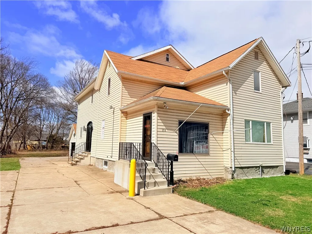 158 Lake Street, Hamburg, New York 14075, Hamburg, New York 14075, 5 Bedrooms Bedrooms, 10 Rooms Rooms,3 BathroomsBathrooms,Residential,For Sale,158 Lake Street, Hamburg, New York 14075,0,B1669658