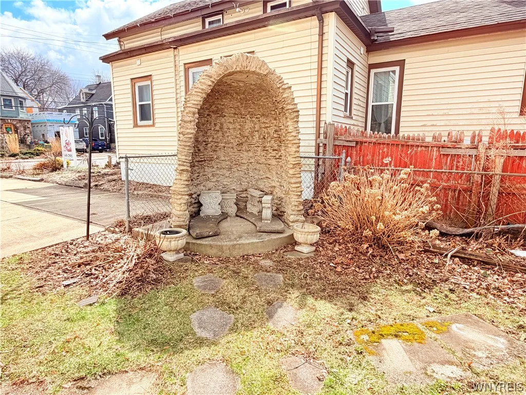 158 Lake Street, Hamburg, New York 14075, Hamburg, New York 14075, 5 Bedrooms Bedrooms, 10 Rooms Rooms,3 BathroomsBathrooms,Residential,For Sale,158 Lake Street, Hamburg, New York 14075,0,B1669658