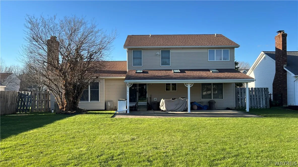 204 Holiday Lane, Hamburg, New York 14075, Hamburg, New York 14075, 4 Bedrooms Bedrooms, 12 Rooms Rooms,3 BathroomsBathrooms,Residential,For Sale,204 Holiday Lane, Hamburg, New York 14075,0,B1669447