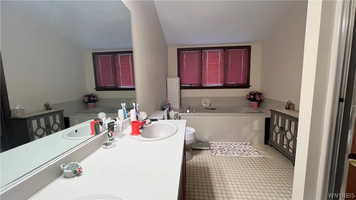 204 Holiday Lane, Hamburg, New York 14075, Hamburg, New York 14075, 4 Bedrooms Bedrooms, 12 Rooms Rooms,3 BathroomsBathrooms,Residential,For Sale,204 Holiday Lane, Hamburg, New York 14075,0,B1669447