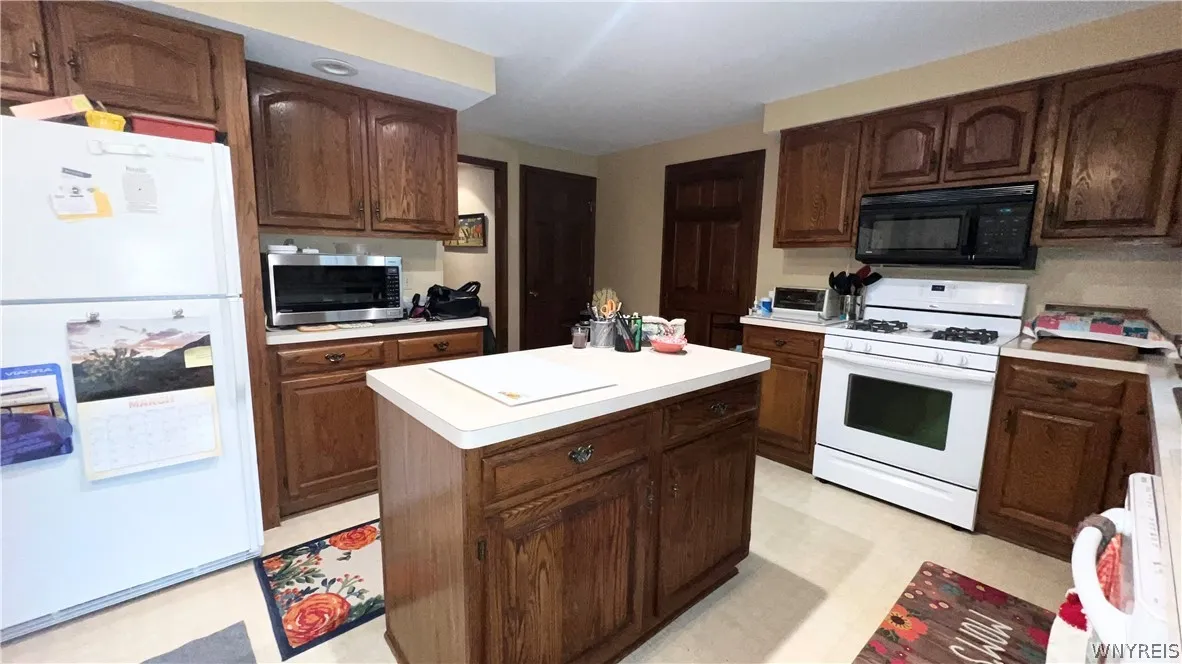 204 Holiday Lane, Hamburg, New York 14075, Hamburg, New York 14075, 4 Bedrooms Bedrooms, 12 Rooms Rooms,3 BathroomsBathrooms,Residential,For Sale,204 Holiday Lane, Hamburg, New York 14075,0,B1669447