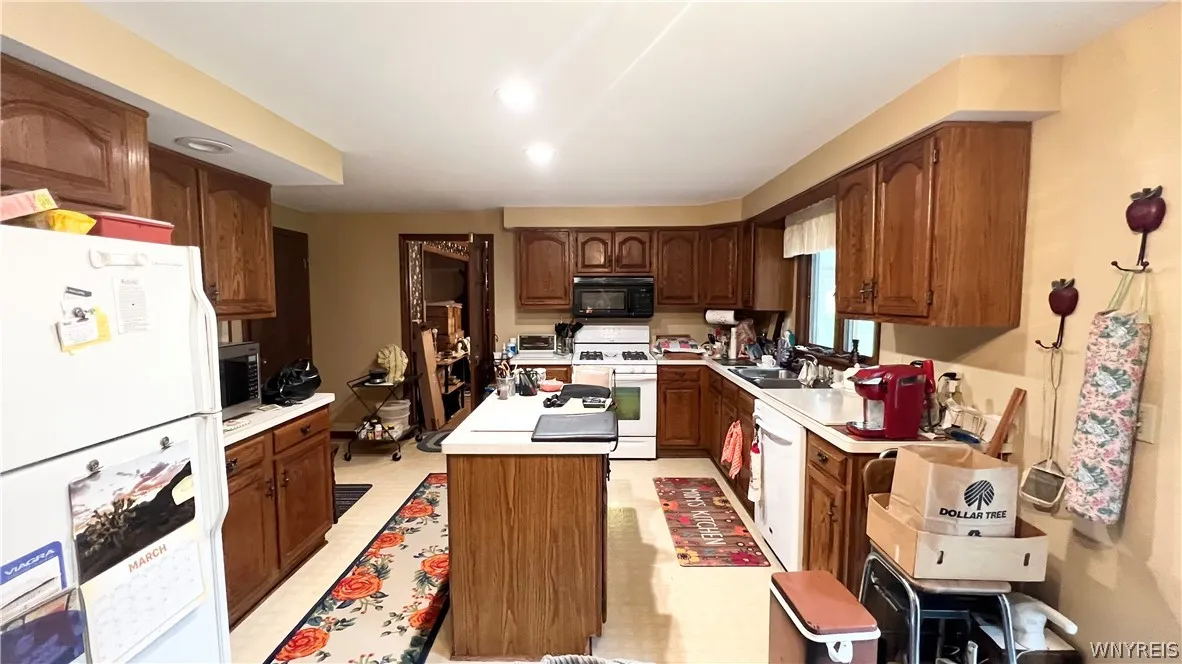 204 Holiday Lane, Hamburg, New York 14075, Hamburg, New York 14075, 4 Bedrooms Bedrooms, 12 Rooms Rooms,3 BathroomsBathrooms,Residential,For Sale,204 Holiday Lane, Hamburg, New York 14075,0,B1669447