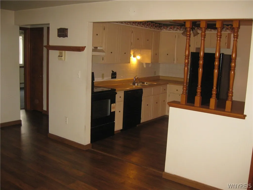 1150 Indian Church Road 3, West Seneca, New York 1, West Seneca, New York 14224, 2 Bedrooms Bedrooms, 6 Rooms Rooms,1 BathroomBathrooms,Residential,For Sale,1150 Indian Church Road 3, West Seneca, New York 1,0,B1669775