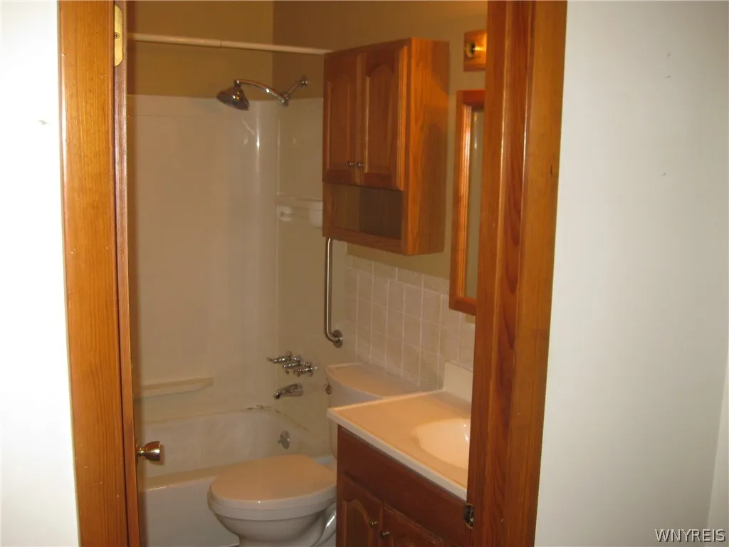 1150 Indian Church Road 3, West Seneca, New York 1, West Seneca, New York 14224, 2 Bedrooms Bedrooms, 6 Rooms Rooms,1 BathroomBathrooms,Residential,For Sale,1150 Indian Church Road 3, West Seneca, New York 1,0,B1669775