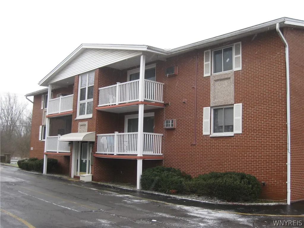 1150 Indian Church Road 3, West Seneca, New York 1, West Seneca, New York 14224, 2 Bedrooms Bedrooms, 6 Rooms Rooms,1 BathroomBathrooms,Residential,For Sale,1150 Indian Church Road 3, West Seneca, New York 1,0,B1669775