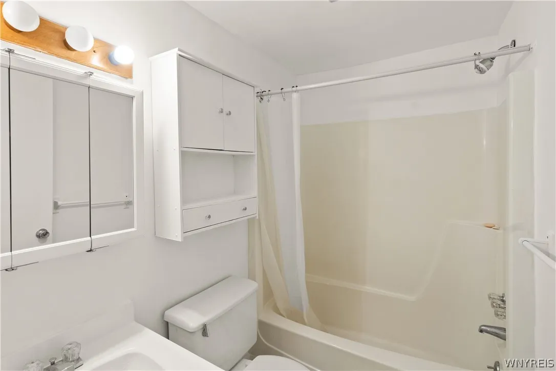 61d Georgian Lane 9, Amherst, New York 14221, Amherst, New York 14221, 1 Bedroom Bedrooms, 4 Rooms Rooms,1 BathroomBathrooms,Residential,For Sale,61d Georgian Lane 9, Amherst, New York 14221,0,B1669755