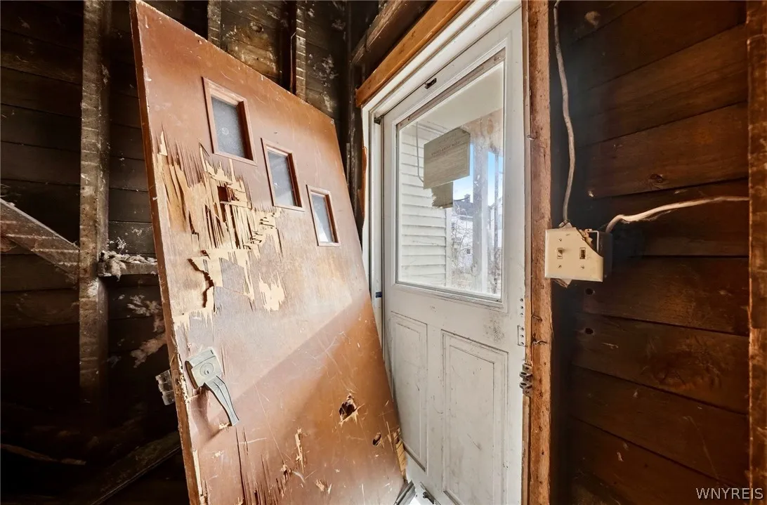 98 Tennessee Street, Buffalo, New York 14204, Buffalo, New York 14204, 3 Bedrooms Bedrooms, 5 Rooms Rooms,1 BathroomBathrooms,Residential,For Sale,98 Tennessee Street, Buffalo, New York 14204,0,B1669321