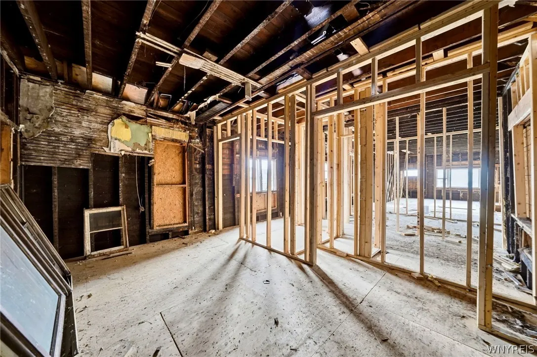 98 Tennessee Street, Buffalo, New York 14204, Buffalo, New York 14204, 3 Bedrooms Bedrooms, 5 Rooms Rooms,1 BathroomBathrooms,Residential,For Sale,98 Tennessee Street, Buffalo, New York 14204,0,B1669321
