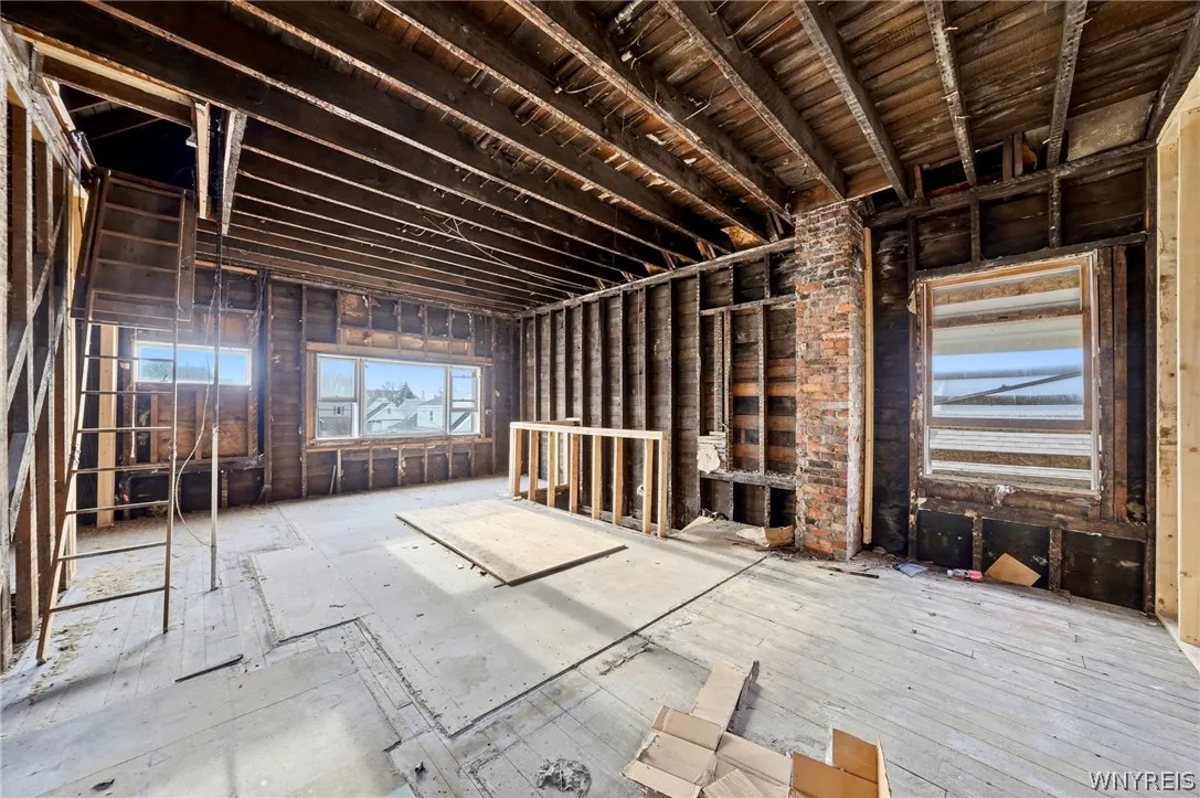 98 Tennessee Street, Buffalo, New York 14204, Buffalo, New York 14204, 3 Bedrooms Bedrooms, 5 Rooms Rooms,1 BathroomBathrooms,Residential,For Sale,98 Tennessee Street, Buffalo, New York 14204,0,B1669321