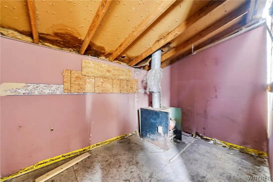 98 Tennessee Street, Buffalo, New York 14204, Buffalo, New York 14204, 3 Bedrooms Bedrooms, 5 Rooms Rooms,1 BathroomBathrooms,Residential,For Sale,98 Tennessee Street, Buffalo, New York 14204,0,B1669321