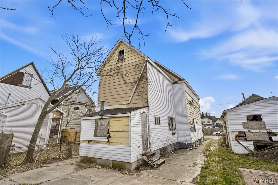 98 Tennessee Street, Buffalo, New York 14204, Buffalo, New York 14204, 3 Bedrooms Bedrooms, 5 Rooms Rooms,1 BathroomBathrooms,Residential,For Sale,98 Tennessee Street, Buffalo, New York 14204,0,B1669321
