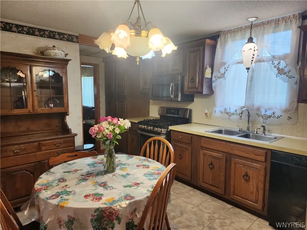 5009 Lake Shore Road, Hamburg, New York 14075, Hamburg, New York 14075, 3 Bedrooms Bedrooms, ,2 BathroomsBathrooms,Residential,For Sale,5009 Lake Shore Road, Hamburg, New York 14075,0,B1667852