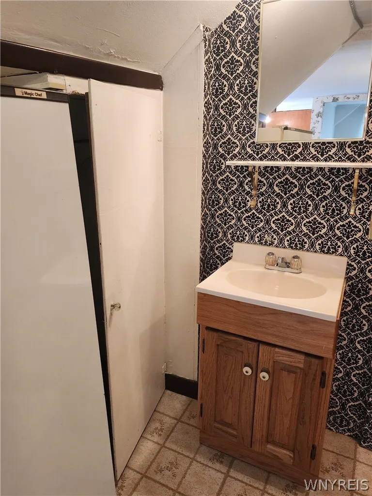 5009 Lake Shore Road, Hamburg, New York 14075, Hamburg, New York 14075, 3 Bedrooms Bedrooms, ,2 BathroomsBathrooms,Residential,For Sale,5009 Lake Shore Road, Hamburg, New York 14075,0,B1667852