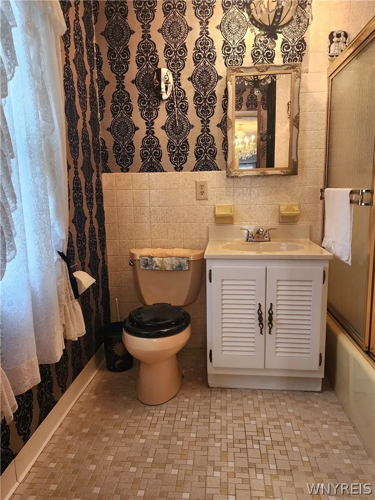 5009 Lake Shore Road, Hamburg, New York 14075, Hamburg, New York 14075, 3 Bedrooms Bedrooms, ,2 BathroomsBathrooms,Residential,For Sale,5009 Lake Shore Road, Hamburg, New York 14075,0,B1667852