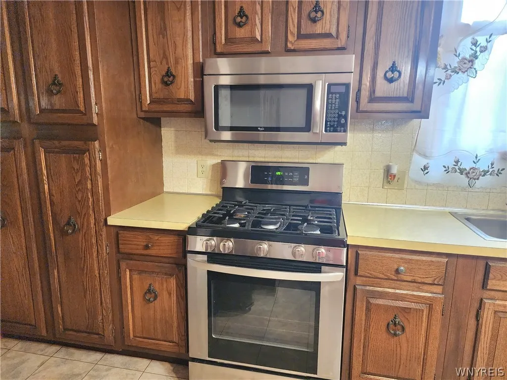 5009 Lake Shore Road, Hamburg, New York 14075, Hamburg, New York 14075, 3 Bedrooms Bedrooms, ,2 BathroomsBathrooms,Residential,For Sale,5009 Lake Shore Road, Hamburg, New York 14075,0,B1667852