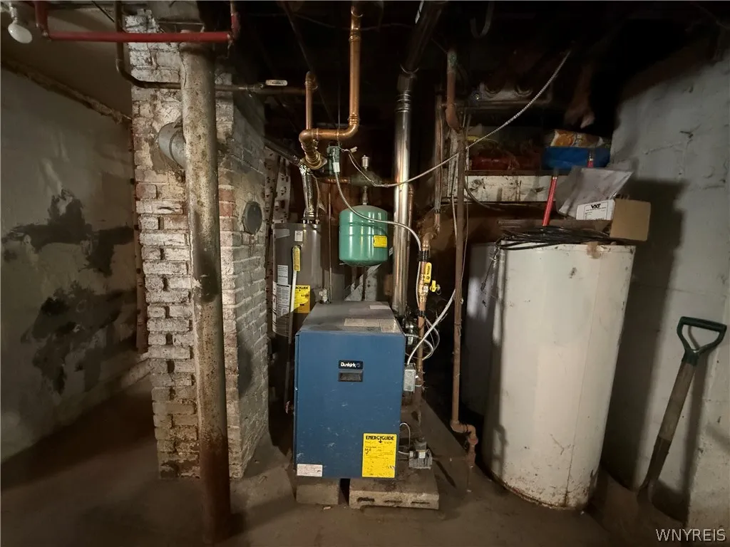 58 Eckhert Street, Buffalo, New York 14207, Buffalo, New York 14207, 4 Bedrooms Bedrooms, 6 Rooms Rooms,2 BathroomsBathrooms,Residential,For Sale,58 Eckhert Street, Buffalo, New York 14207,0,B1667991