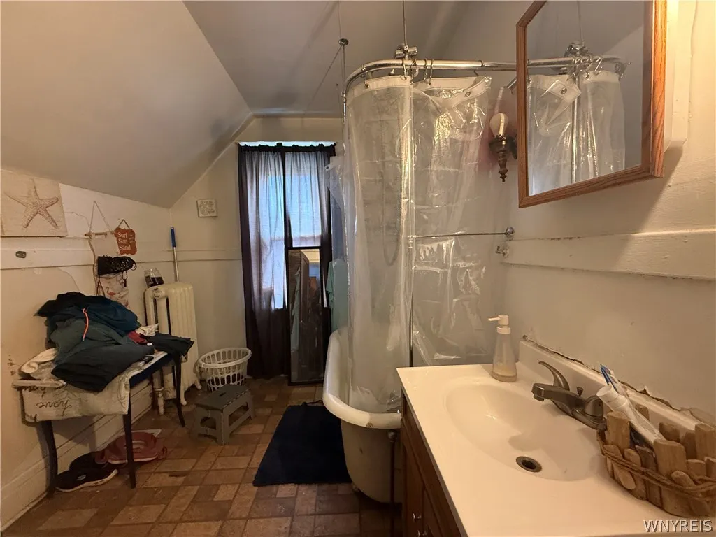 58 Eckhert Street, Buffalo, New York 14207, Buffalo, New York 14207, 4 Bedrooms Bedrooms, 6 Rooms Rooms,2 BathroomsBathrooms,Residential,For Sale,58 Eckhert Street, Buffalo, New York 14207,0,B1667991
