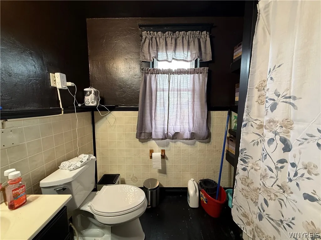 114 Newfield Street, Buffalo, New York 14207, Buffalo, New York 14207, 3 Bedrooms Bedrooms, 6 Rooms Rooms,1 BathroomBathrooms,Residential,For Sale,114 Newfield Street, Buffalo, New York 14207,0,B1668274