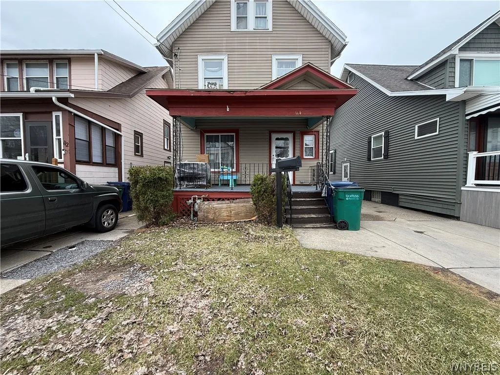 114 Newfield Street, Buffalo, New York 14207, Buffalo, New York 14207, 3 Bedrooms Bedrooms, 6 Rooms Rooms,1 BathroomBathrooms,Residential,For Sale,114 Newfield Street, Buffalo, New York 14207,0,B1668274