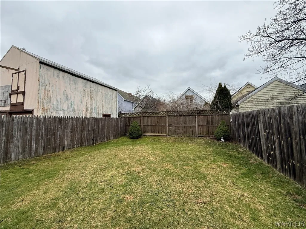 114 Newfield Street, Buffalo, New York 14207, Buffalo, New York 14207, 3 Bedrooms Bedrooms, 6 Rooms Rooms,1 BathroomBathrooms,Residential,For Sale,114 Newfield Street, Buffalo, New York 14207,0,B1668274