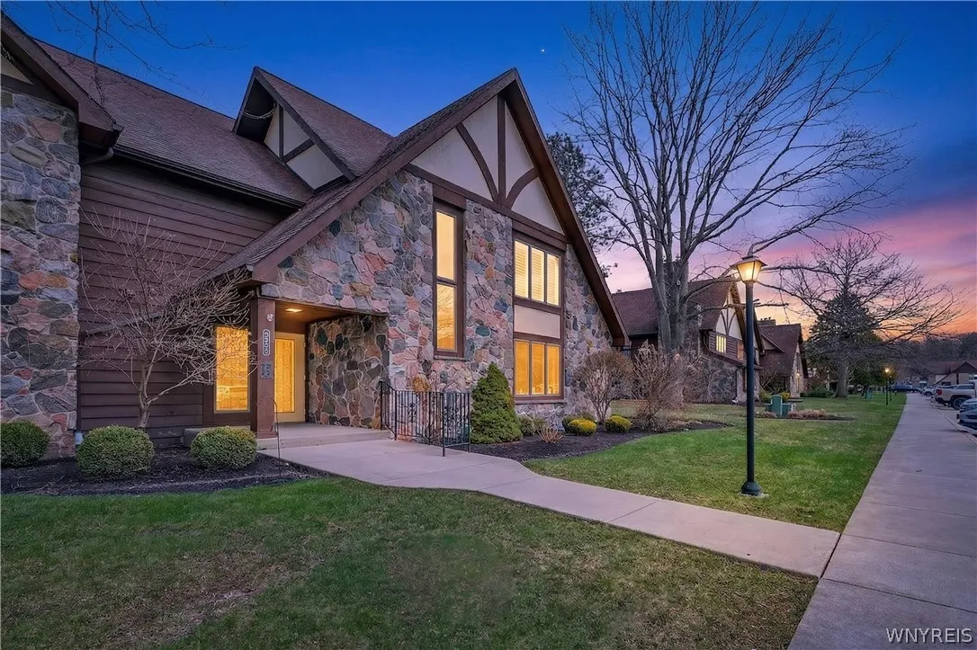 5291 Chestnut Ridge Road G, Orchard Park, New York, Orchard Park, New York 14127, 2 Bedrooms Bedrooms, 4 Rooms Rooms,2 BathroomsBathrooms,Residential,Closed,5291 Chestnut Ridge Road G, Orchard Park, New York,0,B1669878