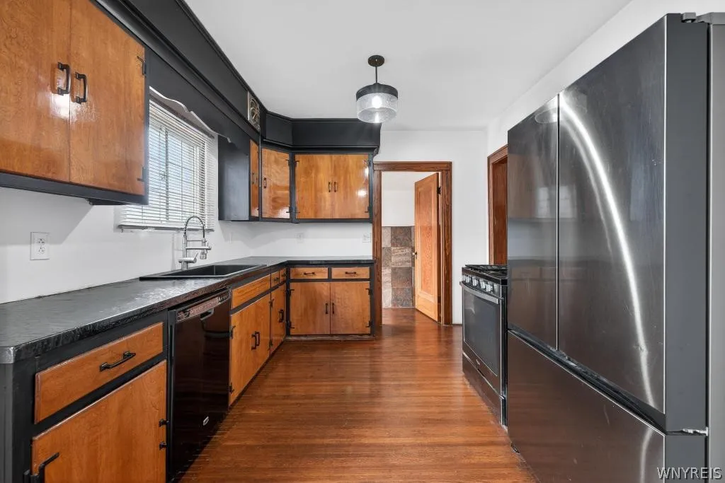 121 Ridgewood Road, Buffalo, New York 14220, Buffalo, New York 14220, 4 Bedrooms Bedrooms, 8 Rooms Rooms,1 BathroomBathrooms,Residential,For Sale,121 Ridgewood Road, Buffalo, New York 14220,0,B1670140