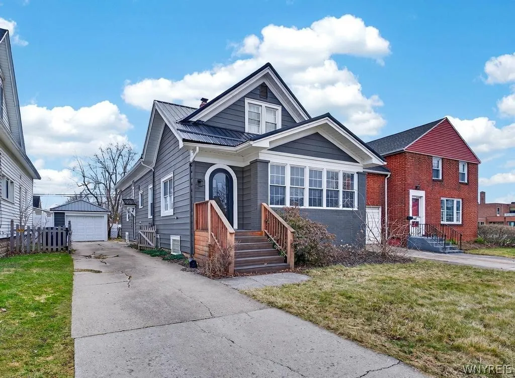 121 Ridgewood Road, Buffalo, New York 14220, Buffalo, New York 14220, 4 Bedrooms Bedrooms, 8 Rooms Rooms,1 BathroomBathrooms,Residential,For Sale,121 Ridgewood Road, Buffalo, New York 14220,0,B1670140
