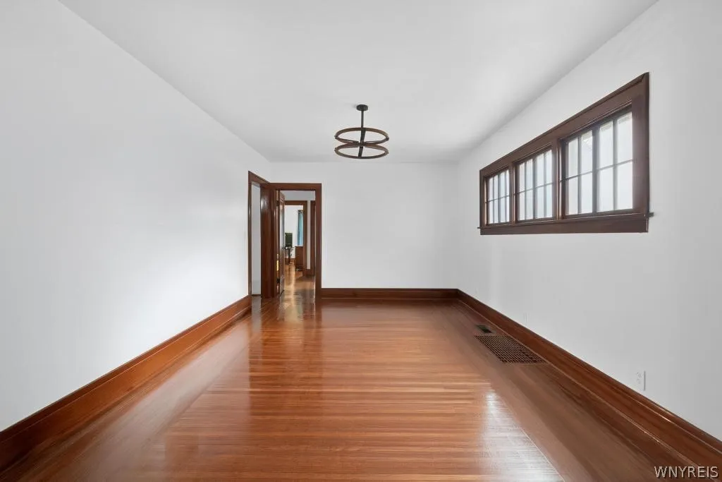 121 Ridgewood Road, Buffalo, New York 14220, Buffalo, New York 14220, 4 Bedrooms Bedrooms, 8 Rooms Rooms,1 BathroomBathrooms,Residential,For Sale,121 Ridgewood Road, Buffalo, New York 14220,0,B1670140