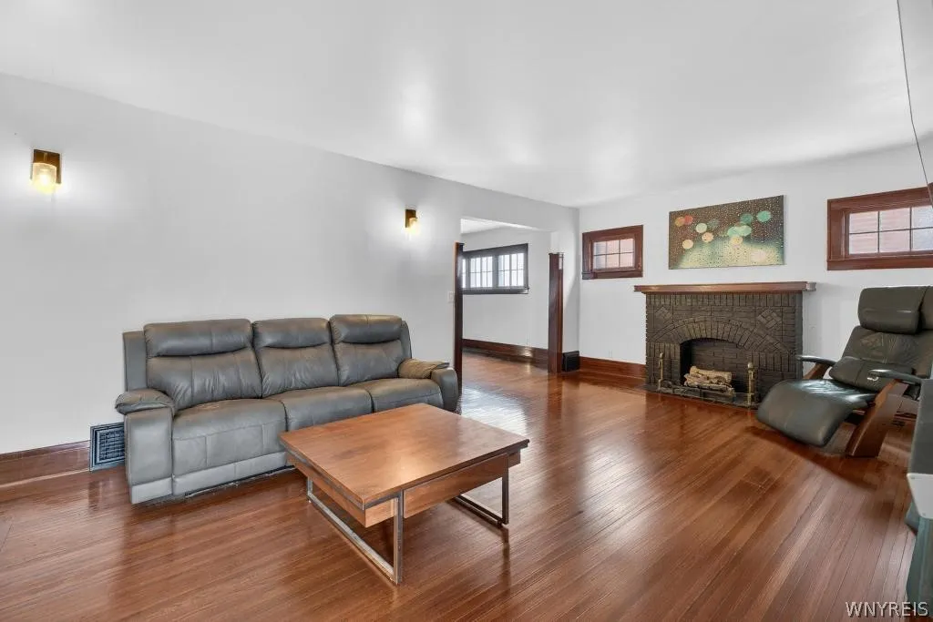 121 Ridgewood Road, Buffalo, New York 14220, Buffalo, New York 14220, 4 Bedrooms Bedrooms, 8 Rooms Rooms,1 BathroomBathrooms,Residential,For Sale,121 Ridgewood Road, Buffalo, New York 14220,0,B1670140