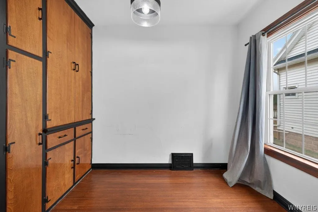 121 Ridgewood Road, Buffalo, New York 14220, Buffalo, New York 14220, 4 Bedrooms Bedrooms, 8 Rooms Rooms,1 BathroomBathrooms,Residential,For Sale,121 Ridgewood Road, Buffalo, New York 14220,0,B1670140