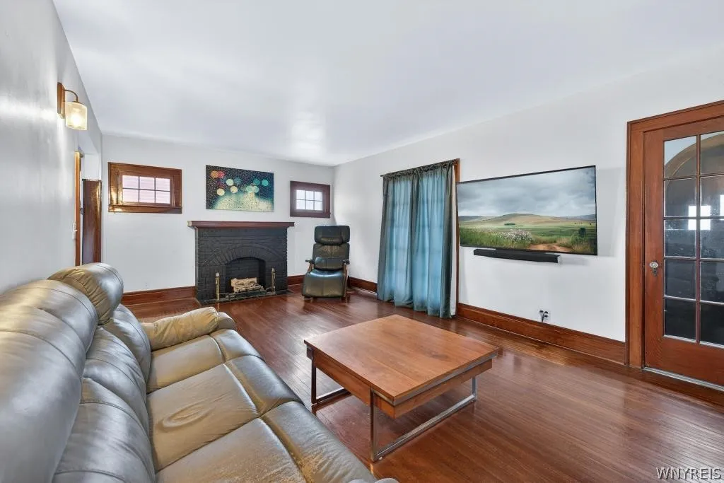 121 Ridgewood Road, Buffalo, New York 14220, Buffalo, New York 14220, 4 Bedrooms Bedrooms, 8 Rooms Rooms,1 BathroomBathrooms,Residential,For Sale,121 Ridgewood Road, Buffalo, New York 14220,0,B1670140