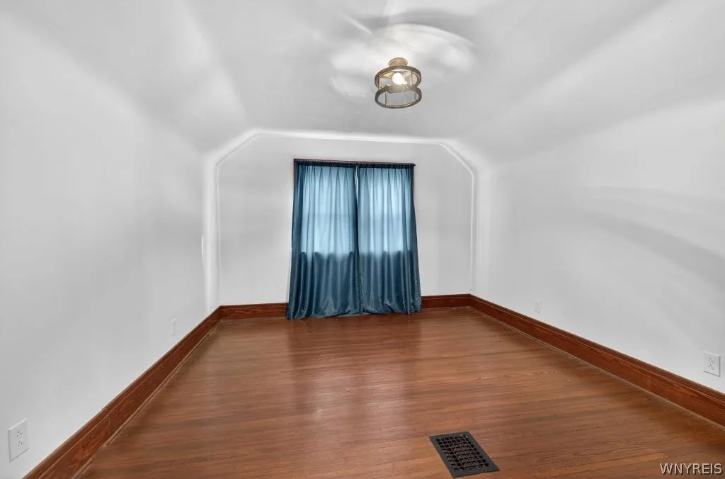 121 Ridgewood Road, Buffalo, New York 14220, Buffalo, New York 14220, 4 Bedrooms Bedrooms, 8 Rooms Rooms,1 BathroomBathrooms,Residential,For Sale,121 Ridgewood Road, Buffalo, New York 14220,0,B1670140
