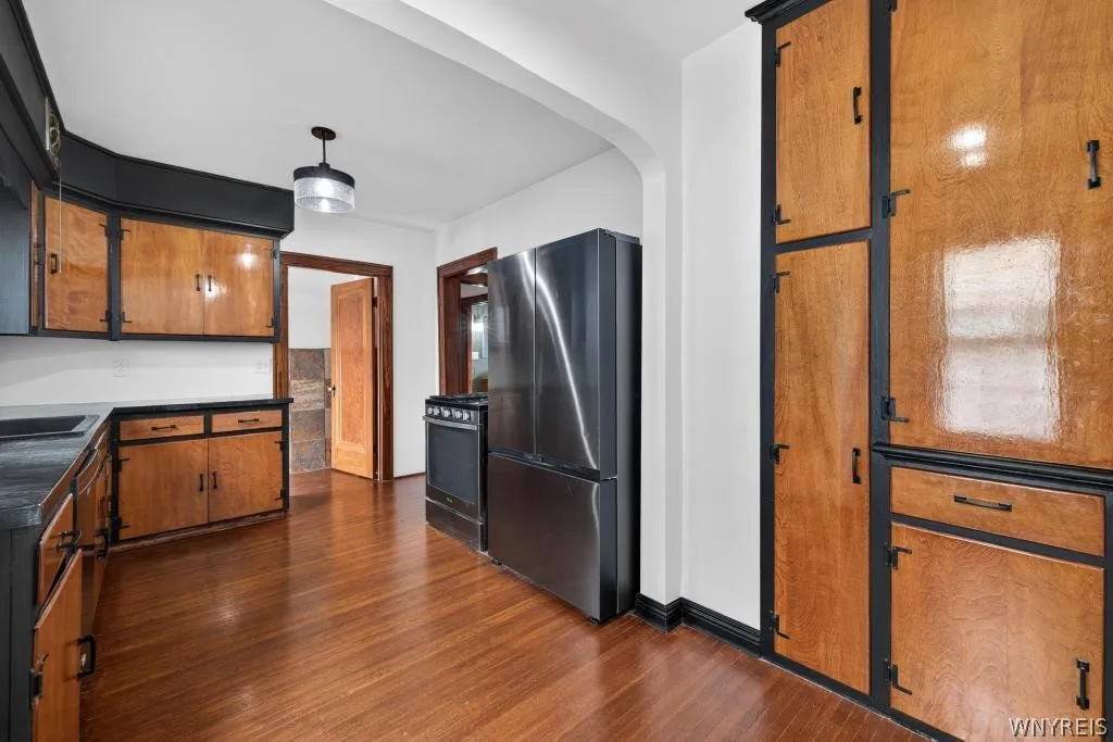 121 Ridgewood Road, Buffalo, New York 14220, Buffalo, New York 14220, 4 Bedrooms Bedrooms, 8 Rooms Rooms,1 BathroomBathrooms,Residential,For Sale,121 Ridgewood Road, Buffalo, New York 14220,0,B1670140