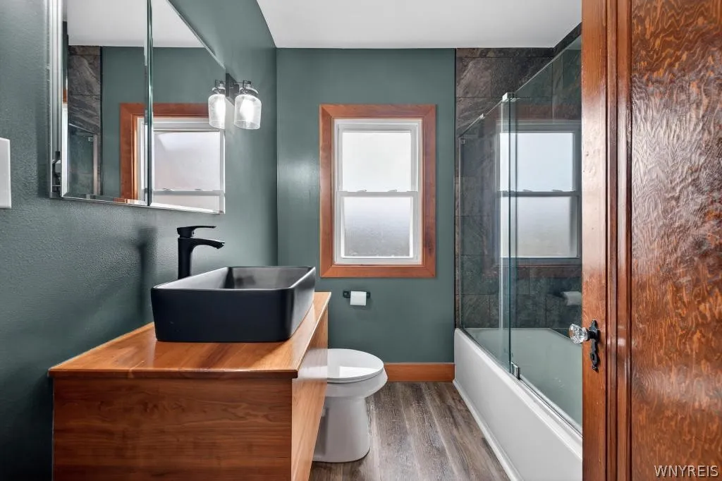 121 Ridgewood Road, Buffalo, New York 14220, Buffalo, New York 14220, 4 Bedrooms Bedrooms, 8 Rooms Rooms,1 BathroomBathrooms,Residential,For Sale,121 Ridgewood Road, Buffalo, New York 14220,0,B1670140