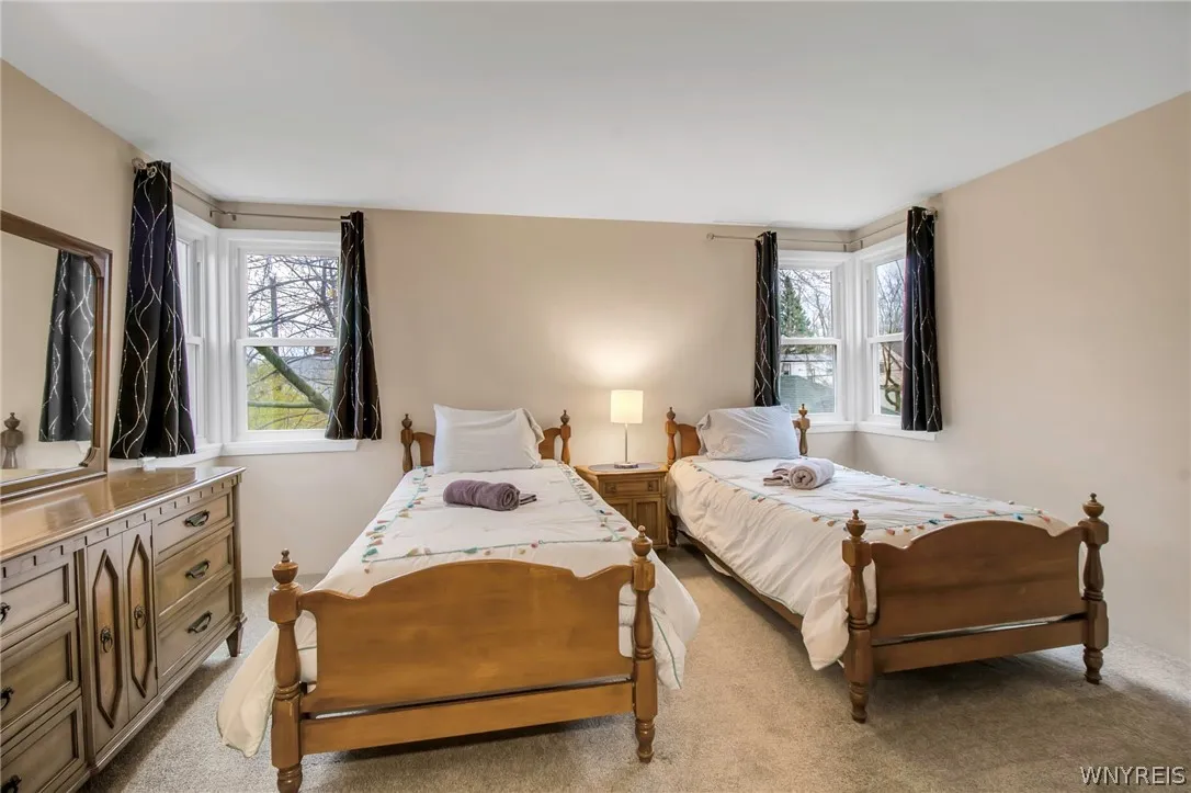 189 Niagara Falls Boulevard, Amherst, New York 142, Amherst, New York 14226, 5 Bedrooms Bedrooms, 9 Rooms Rooms,2 BathroomsBathrooms,Residential,For Sale,189 Niagara Falls Boulevard, Amherst, New York 142,0,B1670468