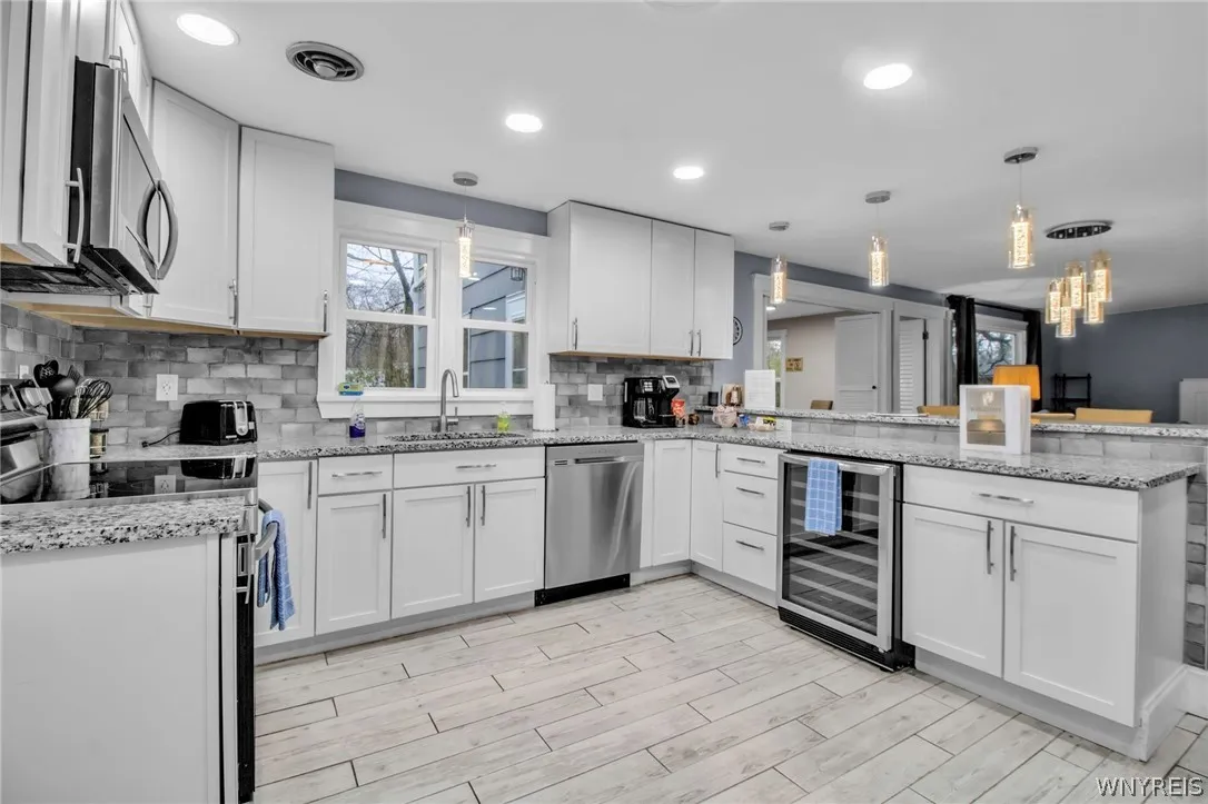 189 Niagara Falls Boulevard, Amherst, New York 142, Amherst, New York 14226, 5 Bedrooms Bedrooms, 9 Rooms Rooms,2 BathroomsBathrooms,Residential,For Sale,189 Niagara Falls Boulevard, Amherst, New York 142,0,B1670468