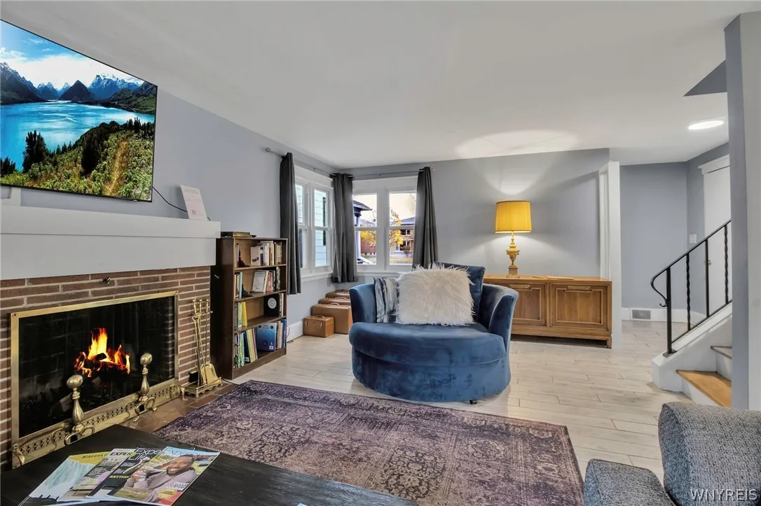 189 Niagara Falls Boulevard, Amherst, New York 142, Amherst, New York 14226, 5 Bedrooms Bedrooms, 9 Rooms Rooms,2 BathroomsBathrooms,Residential,For Sale,189 Niagara Falls Boulevard, Amherst, New York 142,0,B1670468