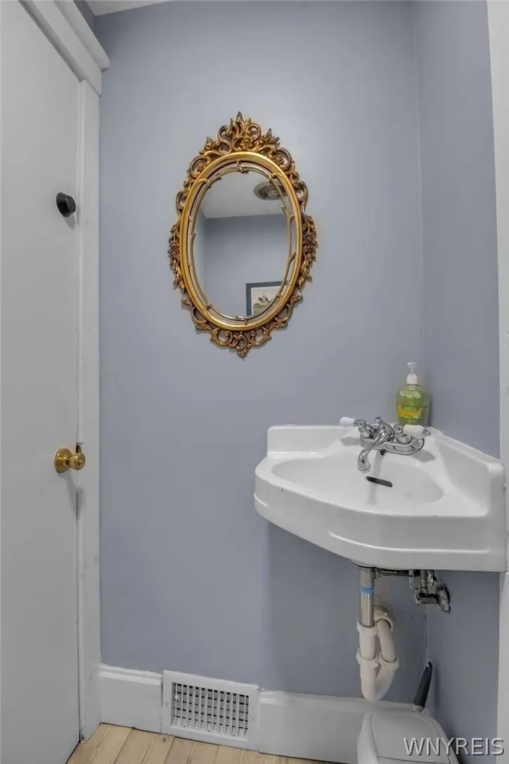 189 Niagara Falls Boulevard, Amherst, New York 142, Amherst, New York 14226, 5 Bedrooms Bedrooms, 9 Rooms Rooms,2 BathroomsBathrooms,Residential,For Sale,189 Niagara Falls Boulevard, Amherst, New York 142,0,B1670468