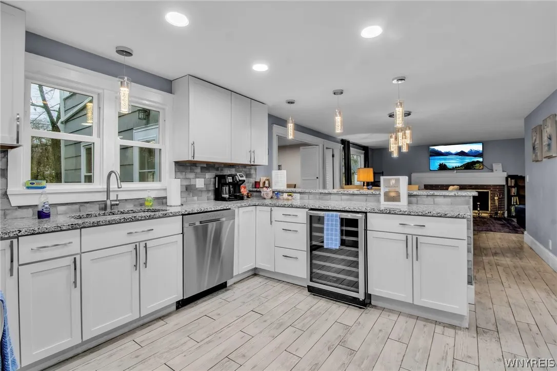 189 Niagara Falls Boulevard, Amherst, New York 142, Amherst, New York 14226, 5 Bedrooms Bedrooms, 9 Rooms Rooms,2 BathroomsBathrooms,Residential,For Sale,189 Niagara Falls Boulevard, Amherst, New York 142,0,B1670468