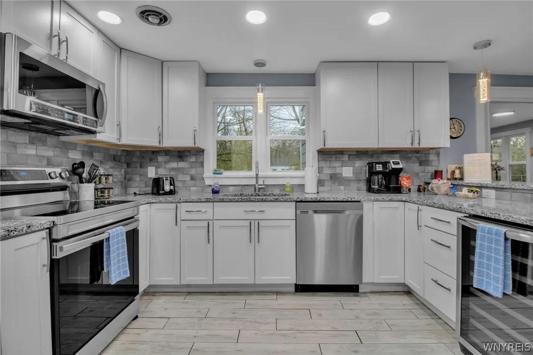 189 Niagara Falls Boulevard, Amherst, New York 142, Amherst, New York 14226, 5 Bedrooms Bedrooms, 9 Rooms Rooms,2 BathroomsBathrooms,Residential,For Sale,189 Niagara Falls Boulevard, Amherst, New York 142,0,B1670468