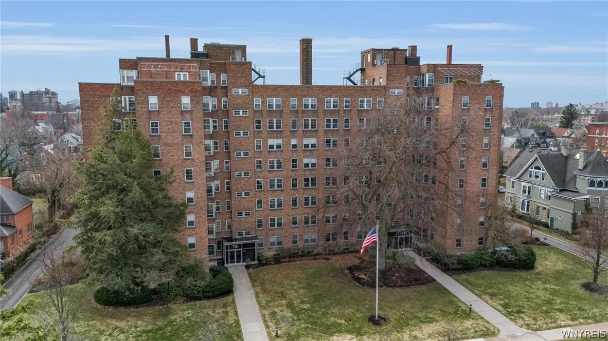 731 West Ferry Street West 5g, Buffalo, New York 1, Buffalo, New York 14222, 2 Bedrooms Bedrooms, 5 Rooms Rooms,1 BathroomBathrooms,Residential,For Sale,731 West Ferry Street West 5g, Buffalo, New York 1,0,B1670485