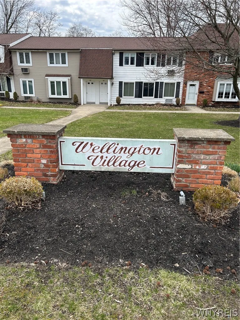 307 A South Cayuga Road, Amherst, New York 14221, Amherst, New York 14221, 2 Bedrooms Bedrooms, 5 Rooms Rooms,1 BathroomBathrooms,Residential Lease,For Rent,307 A South Cayuga Road, Amherst, New York 14221,0,B1670522
