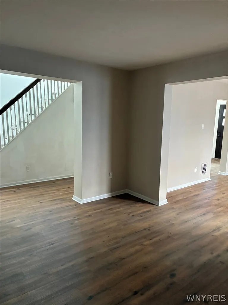 201 Royal Avenue, Buffalo, New York 14207, Buffalo, New York 14207, 4 Bedrooms Bedrooms, 7 Rooms Rooms,1 BathroomBathrooms,Residential,For Sale,201 Royal Avenue, Buffalo, New York 14207,0,B1670407