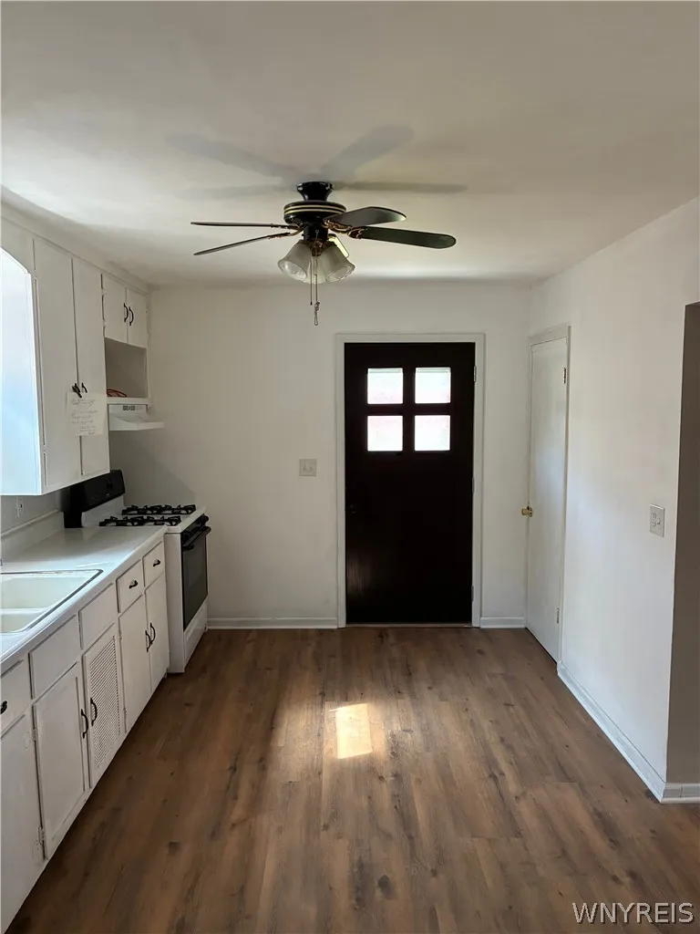 201 Royal Avenue, Buffalo, New York 14207, Buffalo, New York 14207, 4 Bedrooms Bedrooms, 7 Rooms Rooms,1 BathroomBathrooms,Residential,For Sale,201 Royal Avenue, Buffalo, New York 14207,0,B1670407