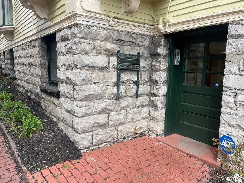 1109 Delaware Avenue, Buffalo, New York 14209, Buffalo, New York 14209, ,Commercial Lease,For Rent,1109 Delaware Avenue, Buffalo, New York 14209,0,B1670188