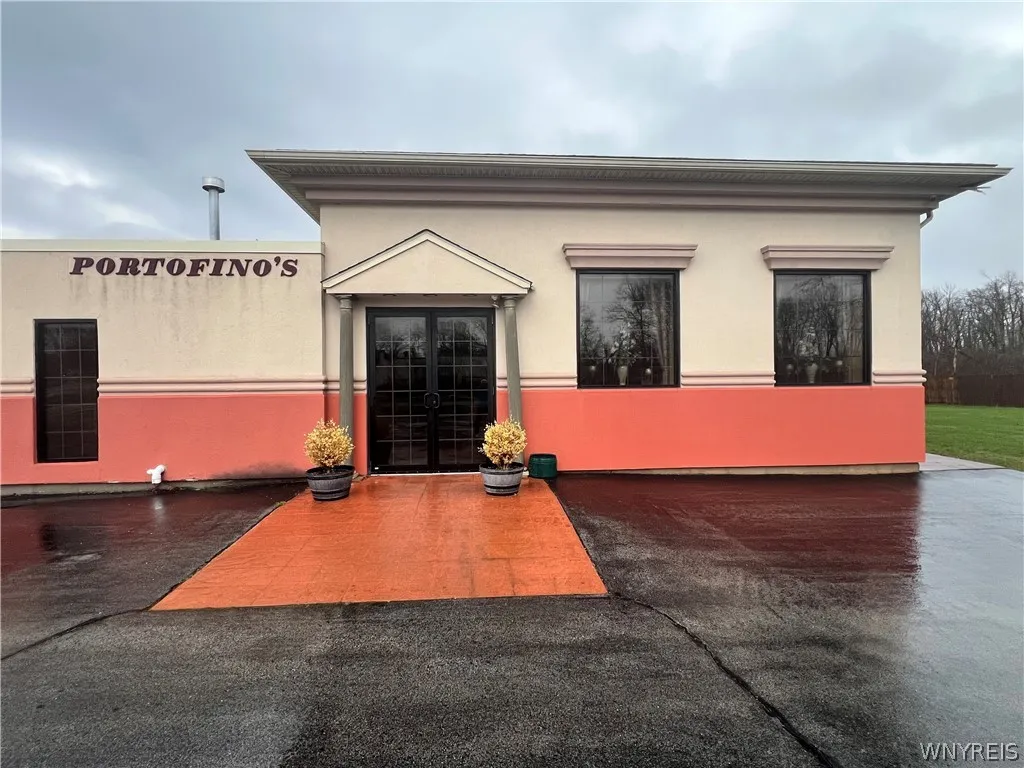 9415 Main Street, Clarence, New York 14031, Clarence, New York 14031, ,Commercial Lease,For Rent,9415 Main Street, Clarence, New York 14031,0,B1670664